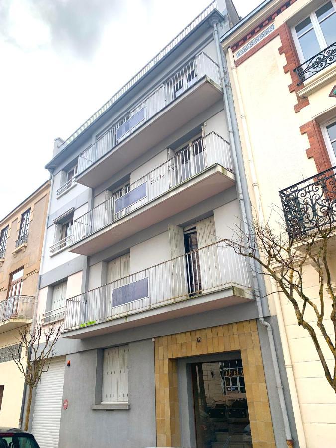 Le Callou - Parking - Face Aux Thermes - Rez De Chaussee Vichy Exterior photo
